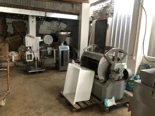 網(wǎng)友爆料國(guó)內(nèi)主食鮮糧工廠 作坊 現(xiàn)場(chǎng),不敢發(fā)工廠的真別買